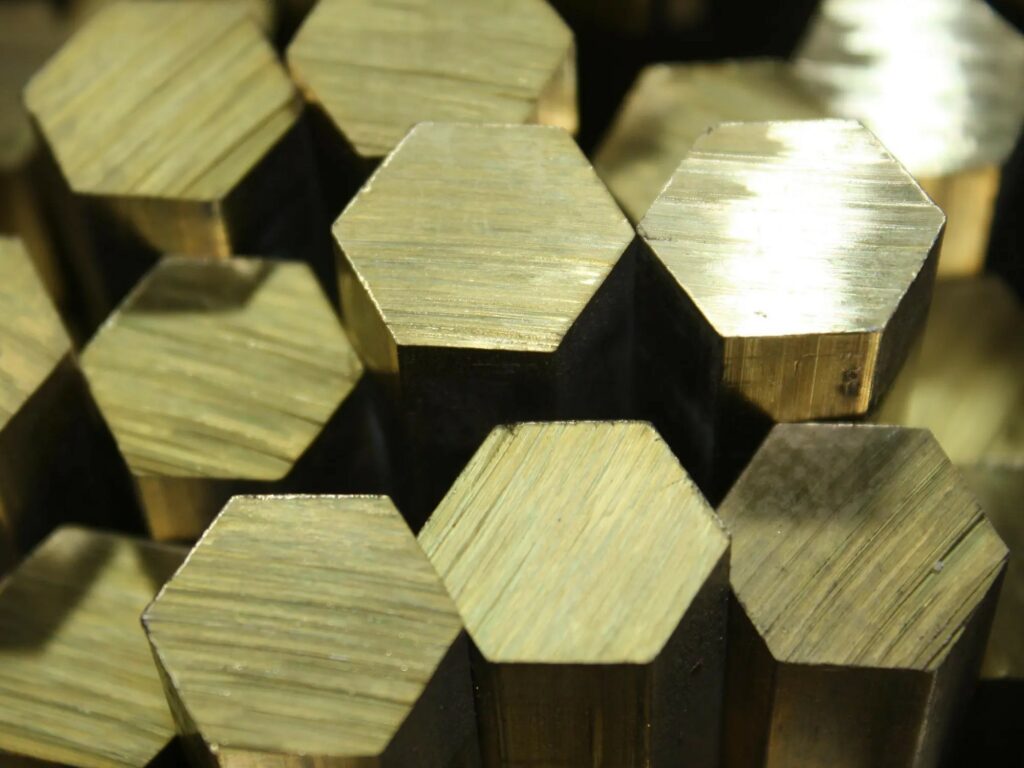 Латунный шестигранник тянутый 80 мм ЛС58-2 ГОСТ 2060-2006